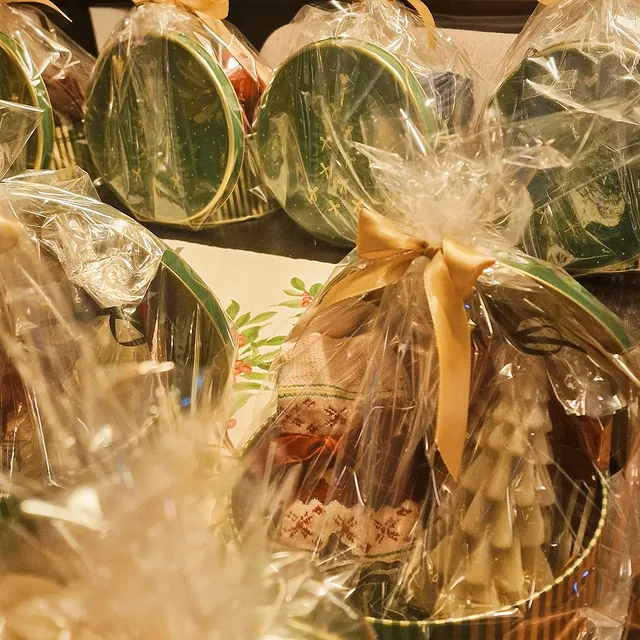 Liebevoll verpacktes Lebkuchen-Präsent mit Grußkarte
